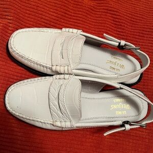 NWT. GH Bass Whitney, leather croc sling back loafer